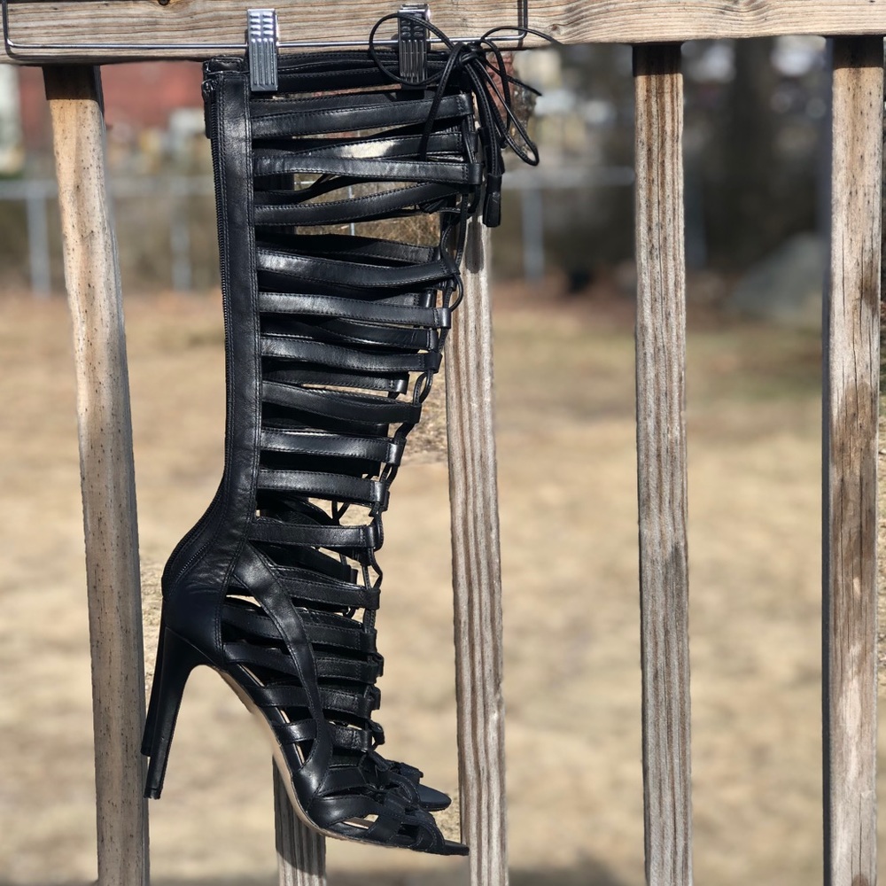 VINCE CAMUTO GLADIATOR HEELED SANDALS